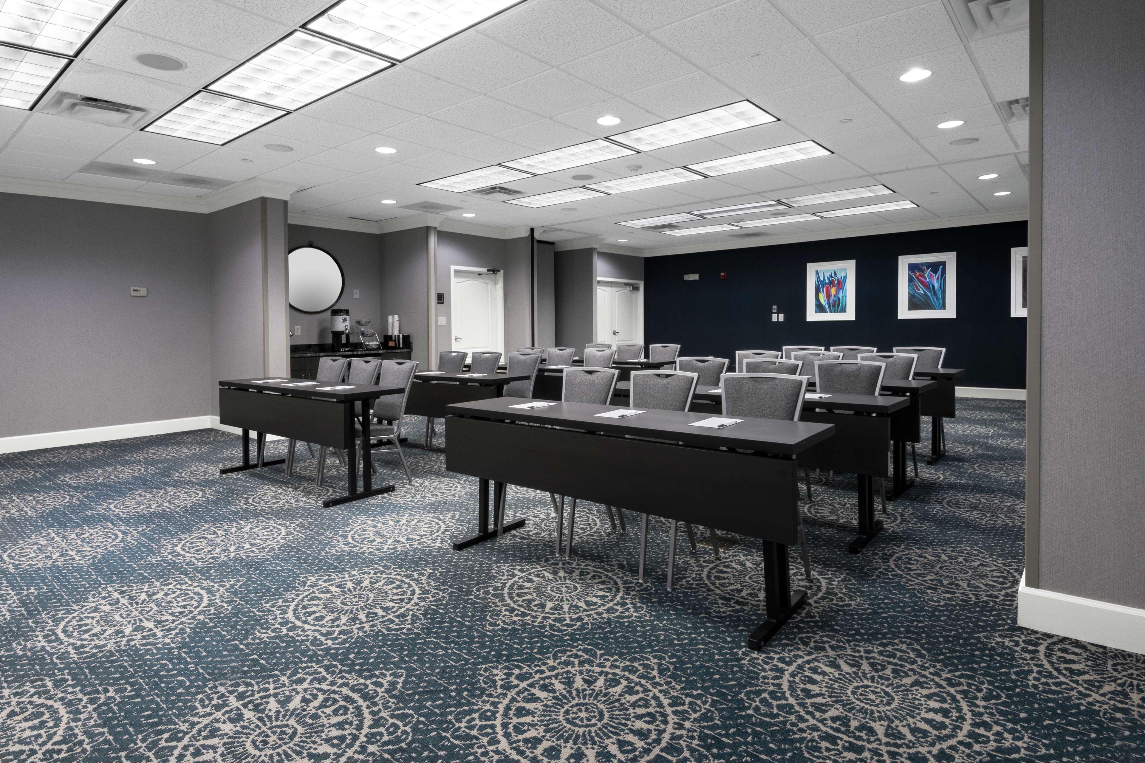 Hampton Duluth Hotel 3*